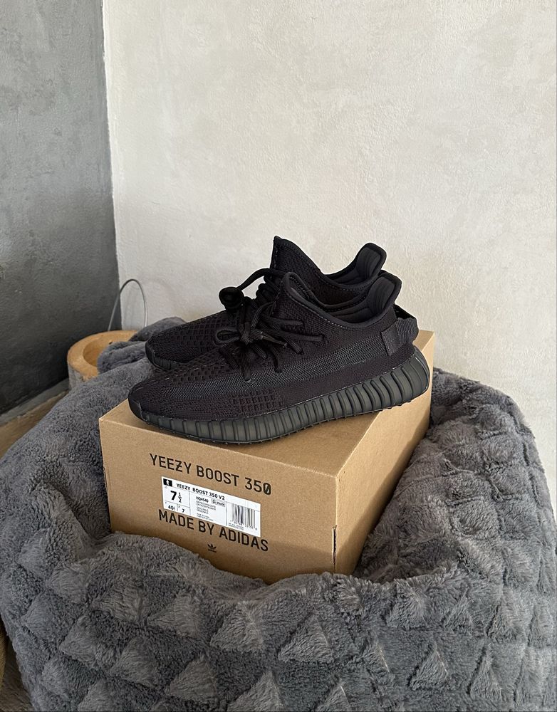 Adidas Yeezy Boost 350 V2 Onyx