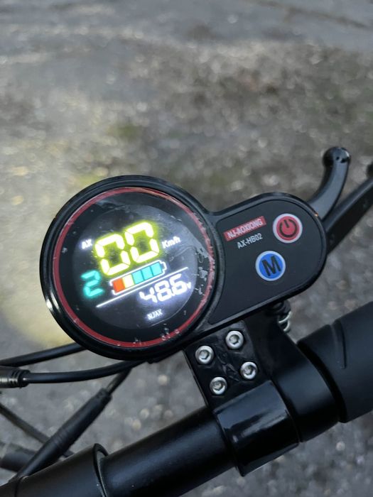 Електрическа тротинетка със седалка