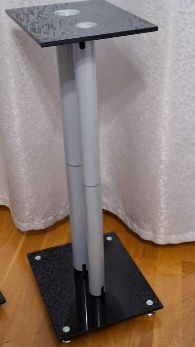 Vand suporti pentru boxe