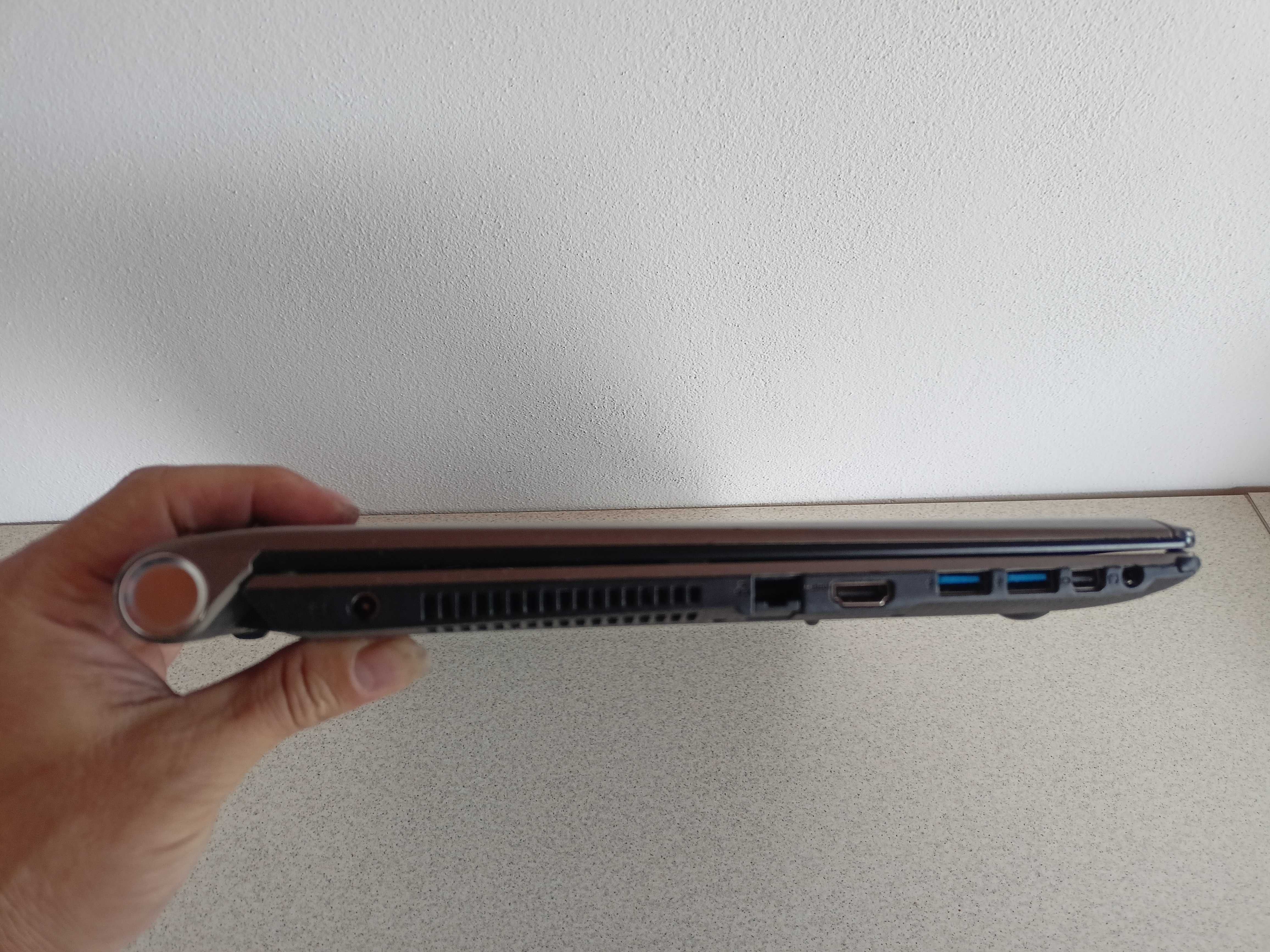 Laptop Medion S6212T Touchscreen disp 15,6 I3-4010u 8gb ram SSHD500g