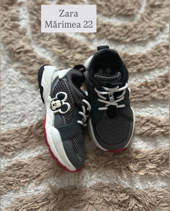 Pantofi sport cu Mickey Mouse Zara mărimea 22