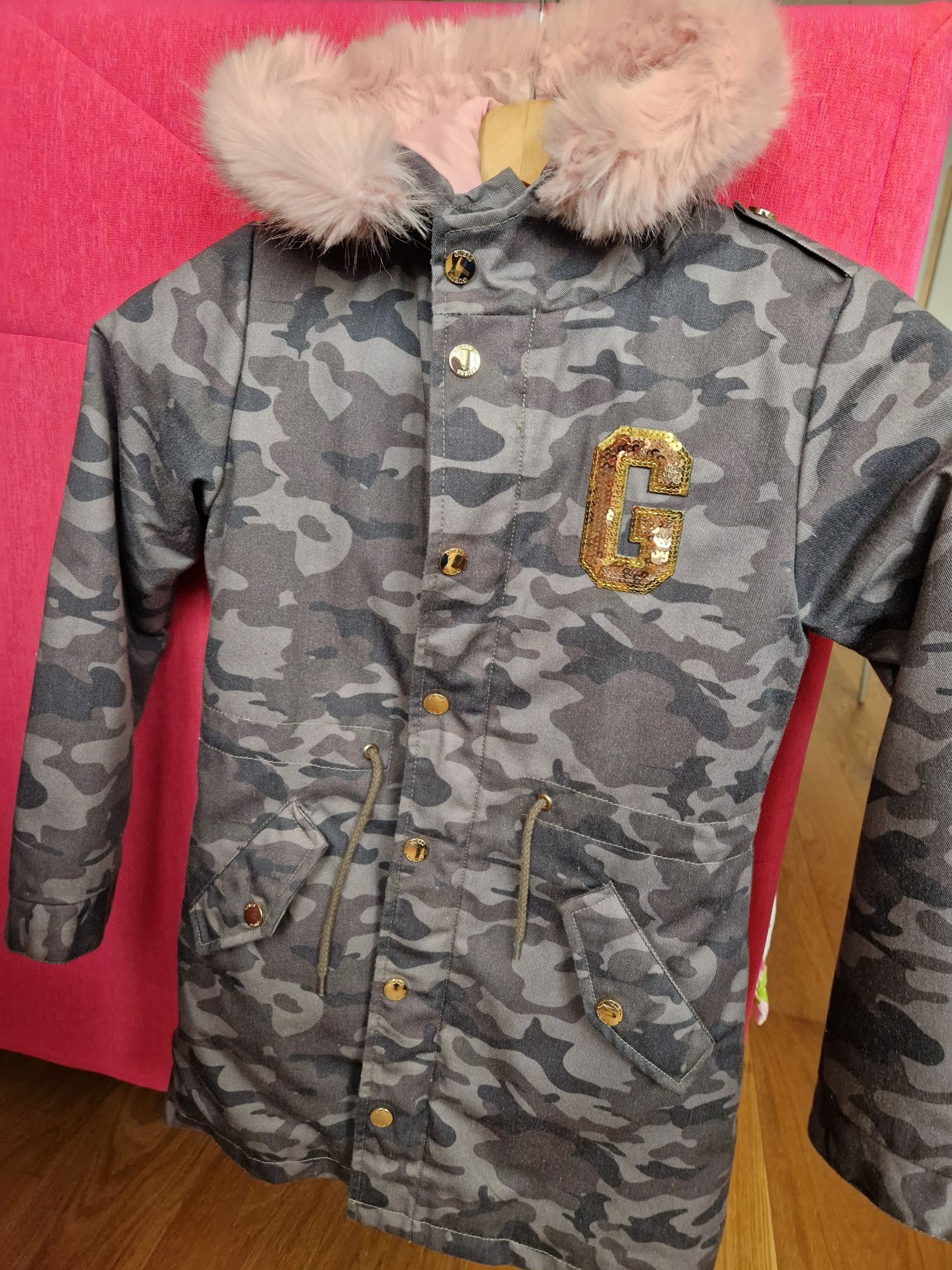 Камуфлажна оригинална парка Guess 8г.