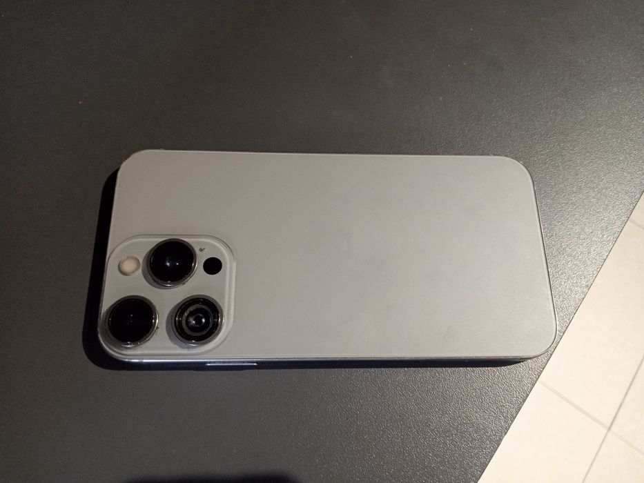 iPhone Xr  15pro koʻrpas atilgan