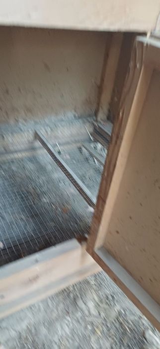 Taxta sotaman va tovuqlarning uyini