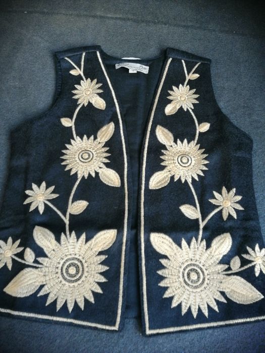 Ie fetite motive tradiționale din bumbac de la 0 la 16 anișori.