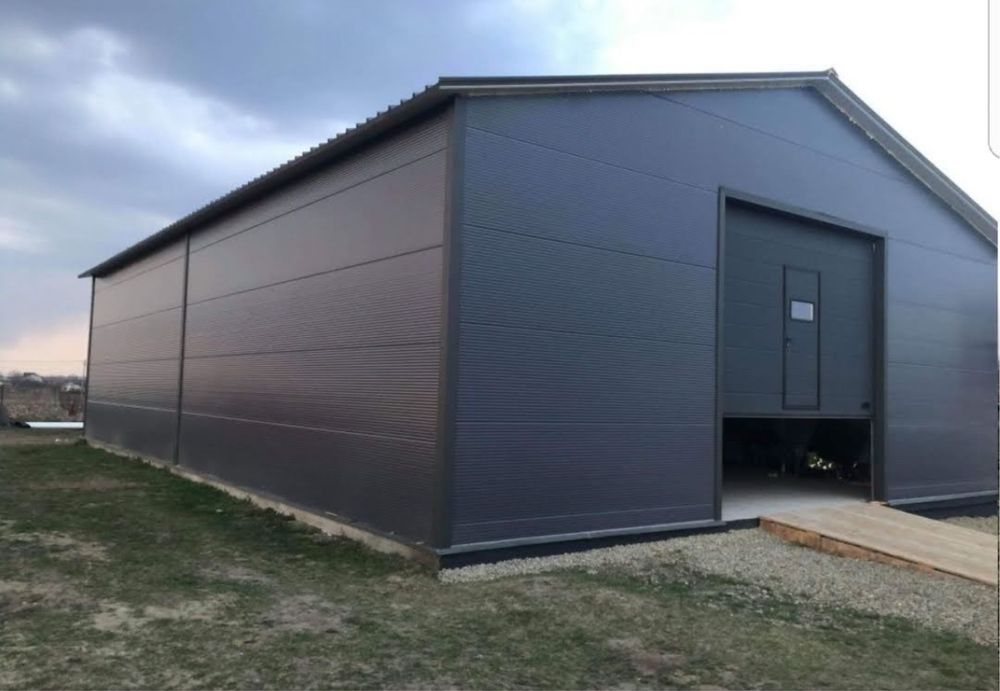 Vand hala metaluca 12X25 metei cu panouri sandwichi