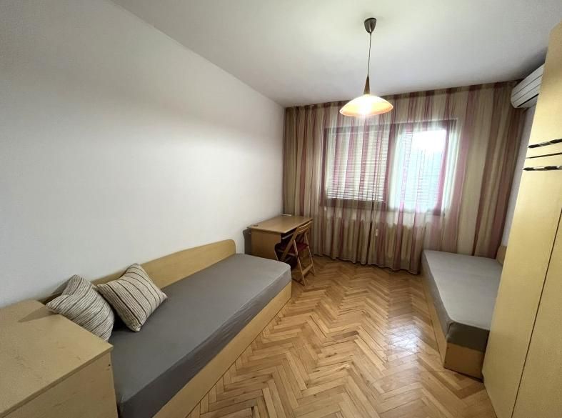 Дава се под наем Четиристаен апартамент в Пловдив, Център - 120 кв.м за 500 € - Снимка #2