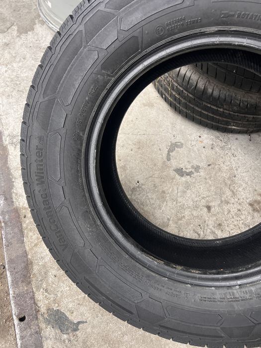 2 anvelope iarna 235/65/16 C , Continental , DOT 2022 !
