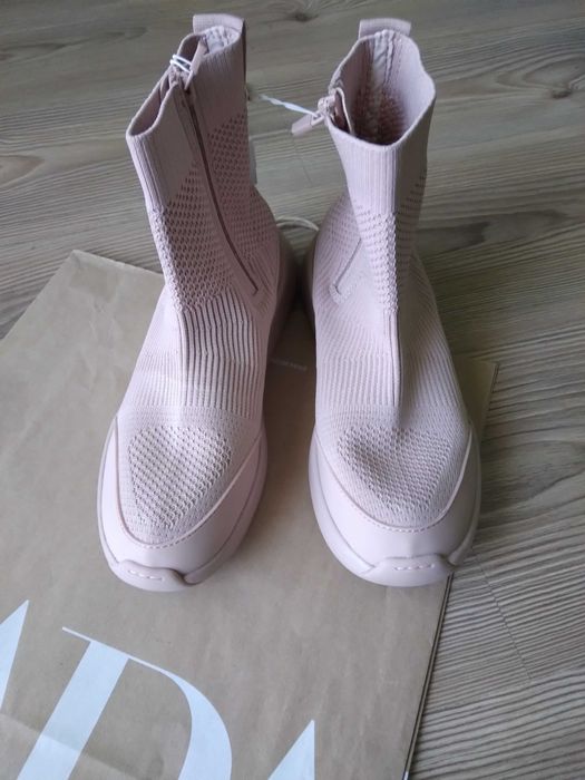 Нови!!! Zara - детски боти чорап