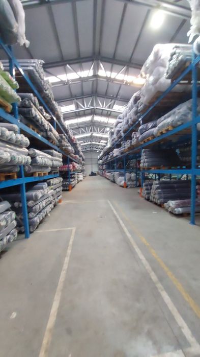 Stoc de rafturi metalice industriale reglabile