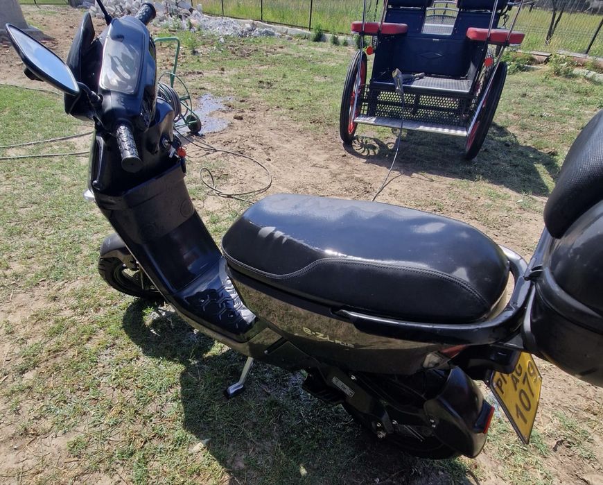 Scuter electric KEEWAY