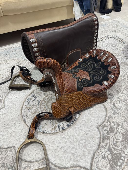 Продам седло для лошади