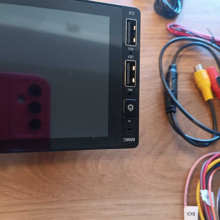 1 DIN Автомобилно радио с CarPlay / Android Auto и камера за заден ход