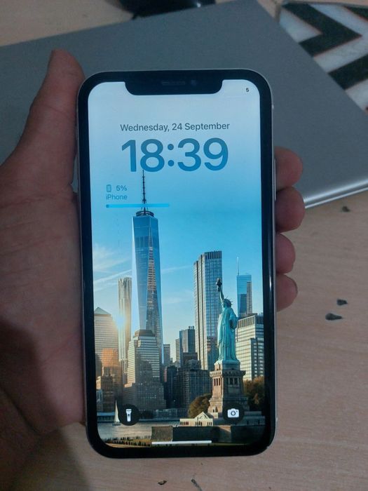 Iphone xr arzon narxga srochni sotiladi
