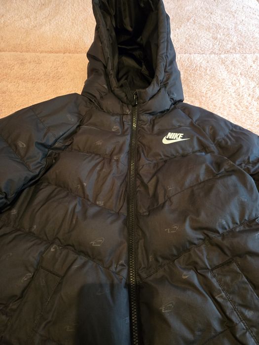 Детско юношеско яке Nike