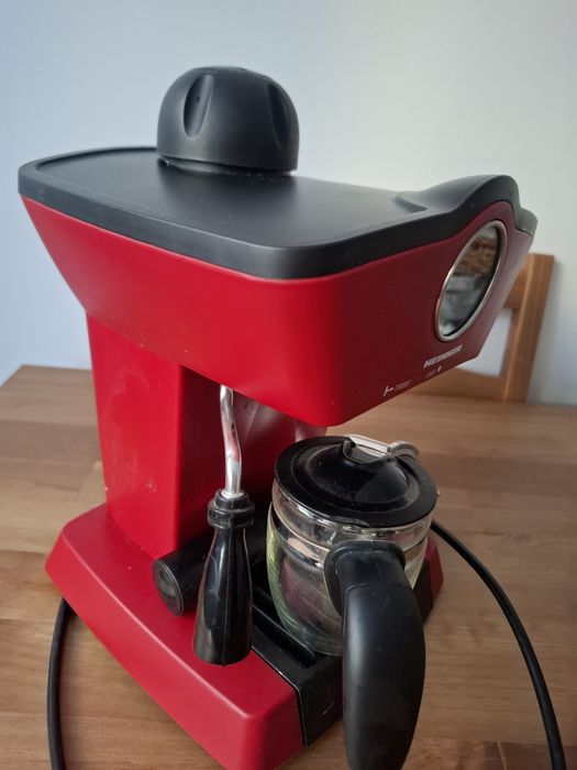 Espressor manual Heinner HEM-200RD, 800W, 3.5 bar, filtru inox, 250 ml