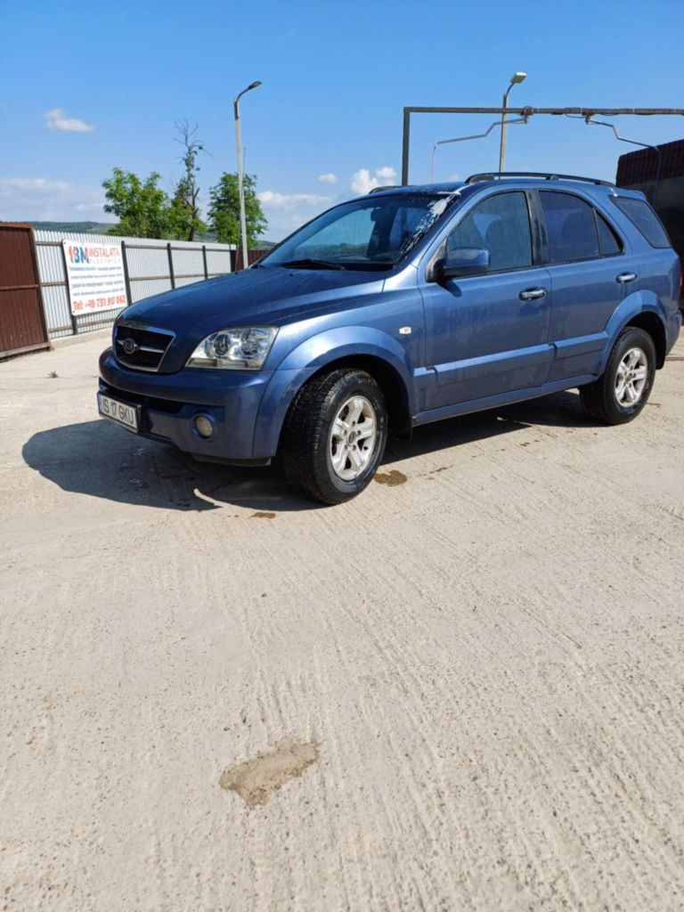 Vând KIA sorento autoutilitara în acte schimb