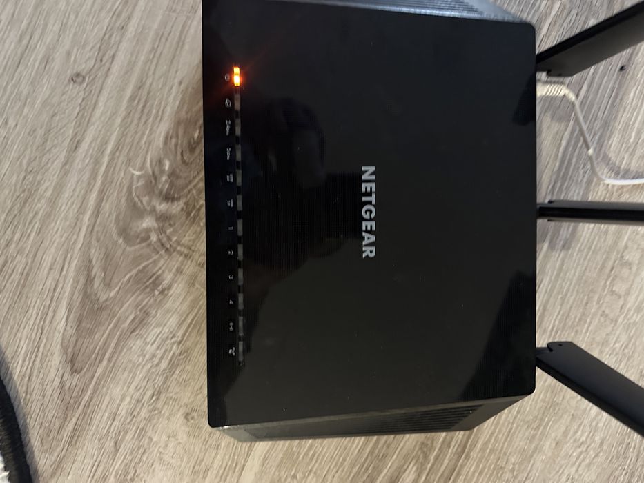 Router wireless netgear r6800