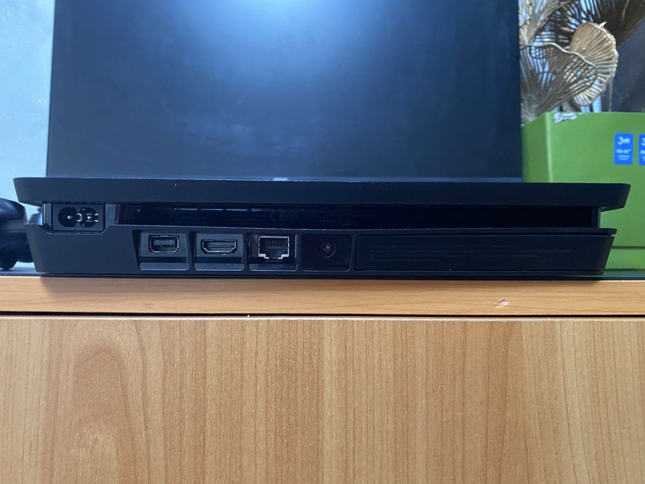 Vand ps 4 plus jocuri