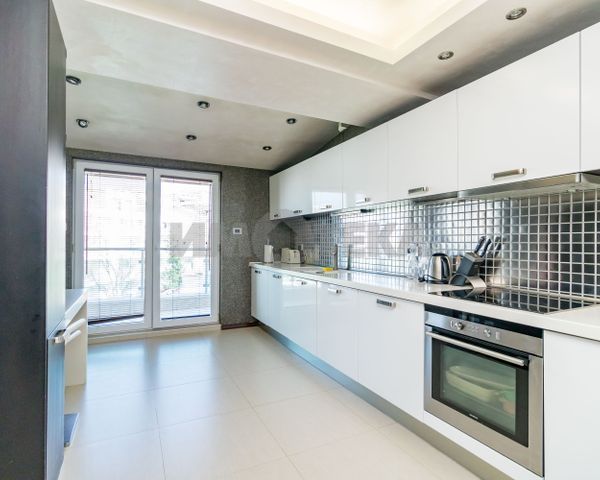 Продава се Многостаен апартамент в Варна, Бриз - 440 кв.м за 1819 €/кв.м - Снимка #6