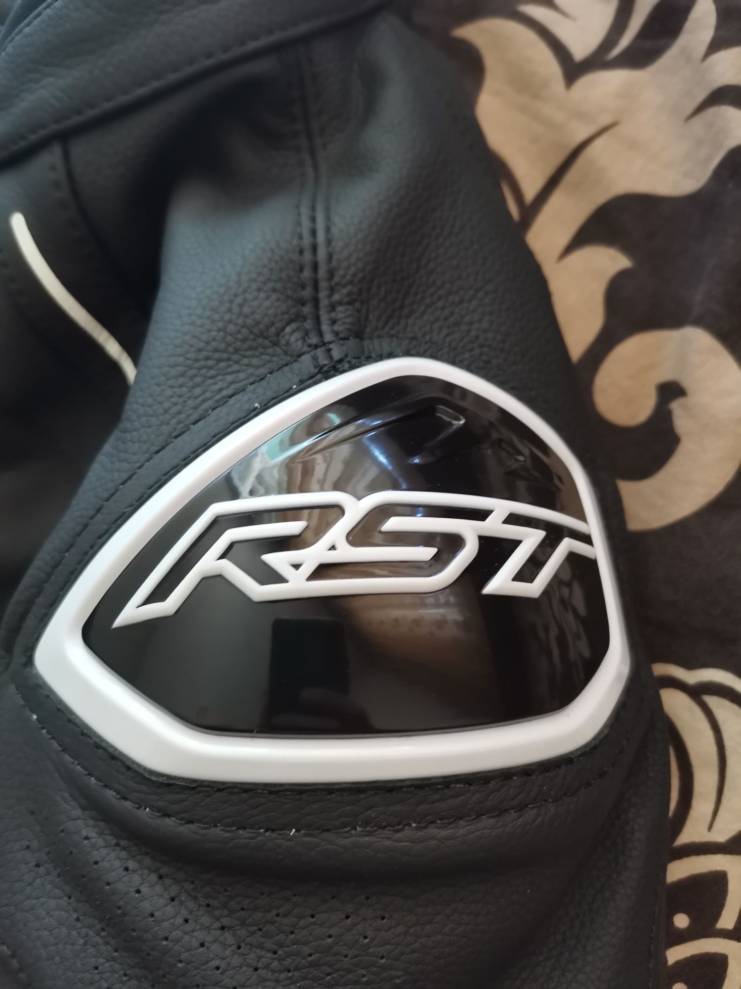 Дамско кожено яке за мотор RST S1