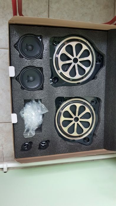 Boxe auto Noi originale MERCEDES 4 bucăți față și spate plus Twittere