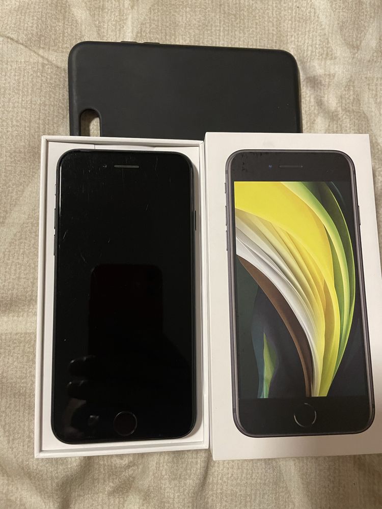 Iphone SE 2 2020 черен 128gb Black