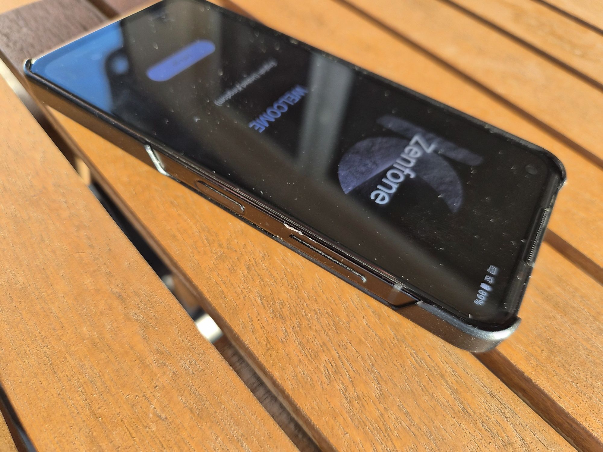 Смартфон Asus Zenfone 10