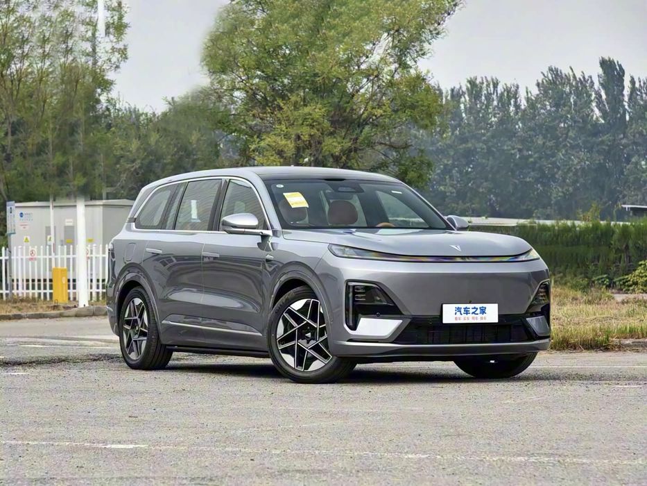 Deepal S09 AWD полный привод в наличии 6 местный кроссовер