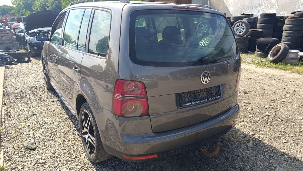 Piese motor cutie volanta navigație ușa haion far volan vw Touran 2008