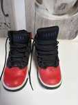 Jordan max aura de piele