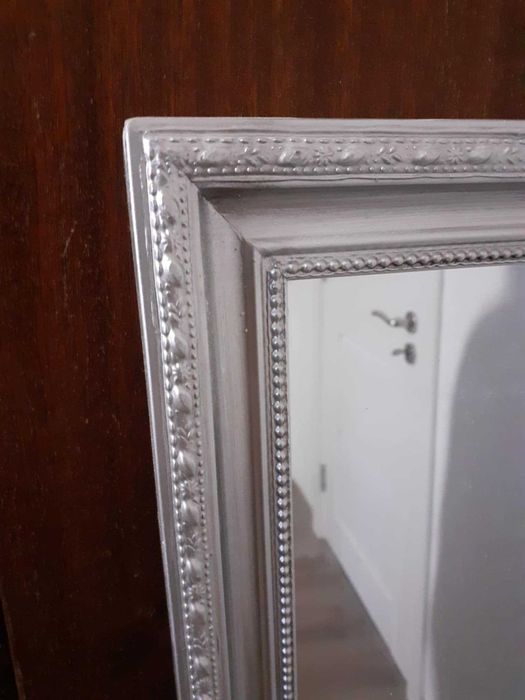 стенно огледало,