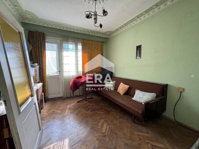 ЕКСКЛУЗИВНО! ЕРА Дръстър предлага за продажба просторен четиристаен ап