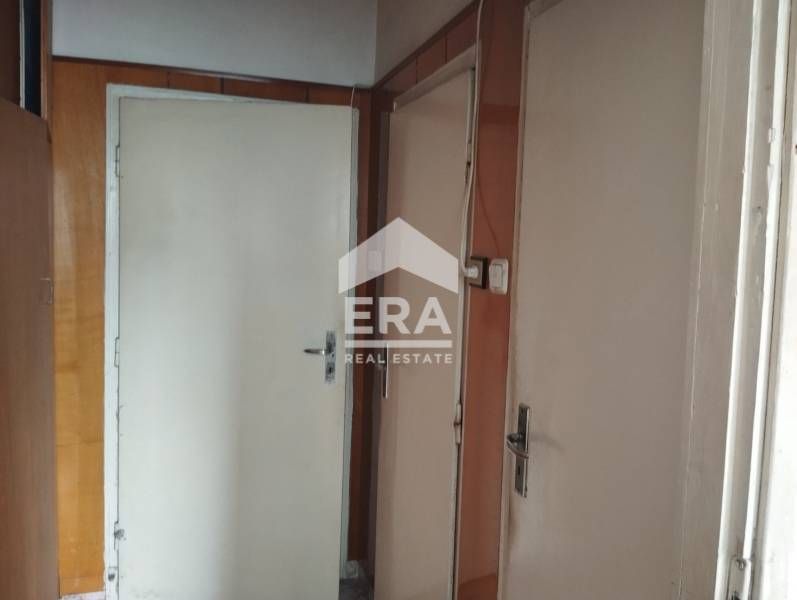 Продава се Четиристаен апартамент в Варна, Младост 1 - 79 кв.м за 1836 €/кв.м - Снимка #4