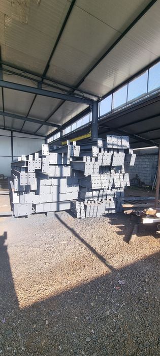 Vând structură metalică 10×20×4h