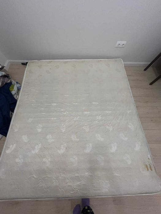 Матрас  180 × 200