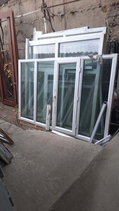 Продаются пластиковые окна Б/У белые