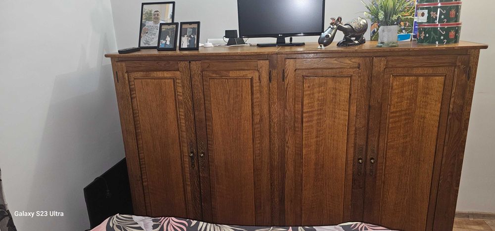 Продавам пълен комплект за спалня.