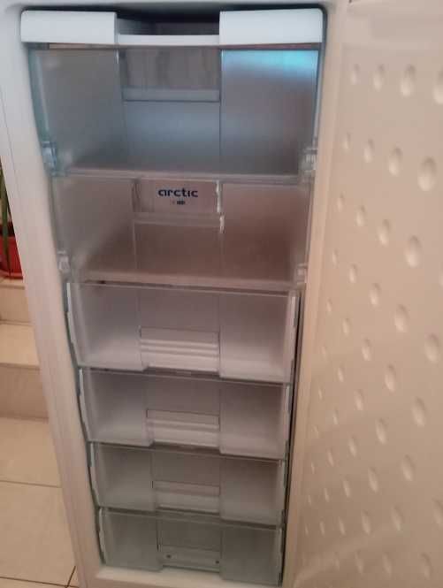 congelator vertical Arctic 6 sertare stare excelenta