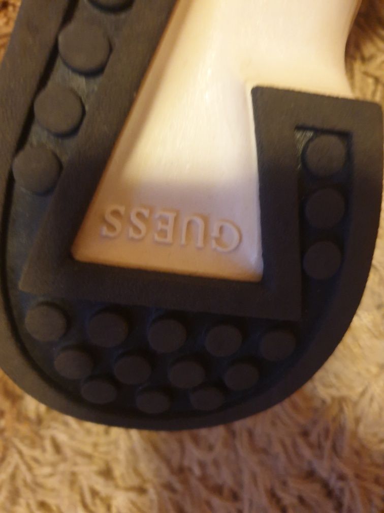 Adidași Guess Bassano Smart 42