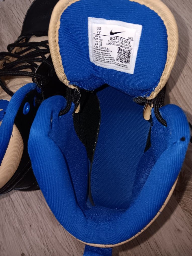 Оригинални обувки NIKE 40 номер.