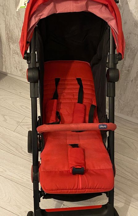 Carucior ultra compact marca Chicco,minim 3 pana la 15 kg,Rosu.