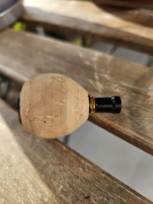 Ръкохватка/ноб за спиниг макара.