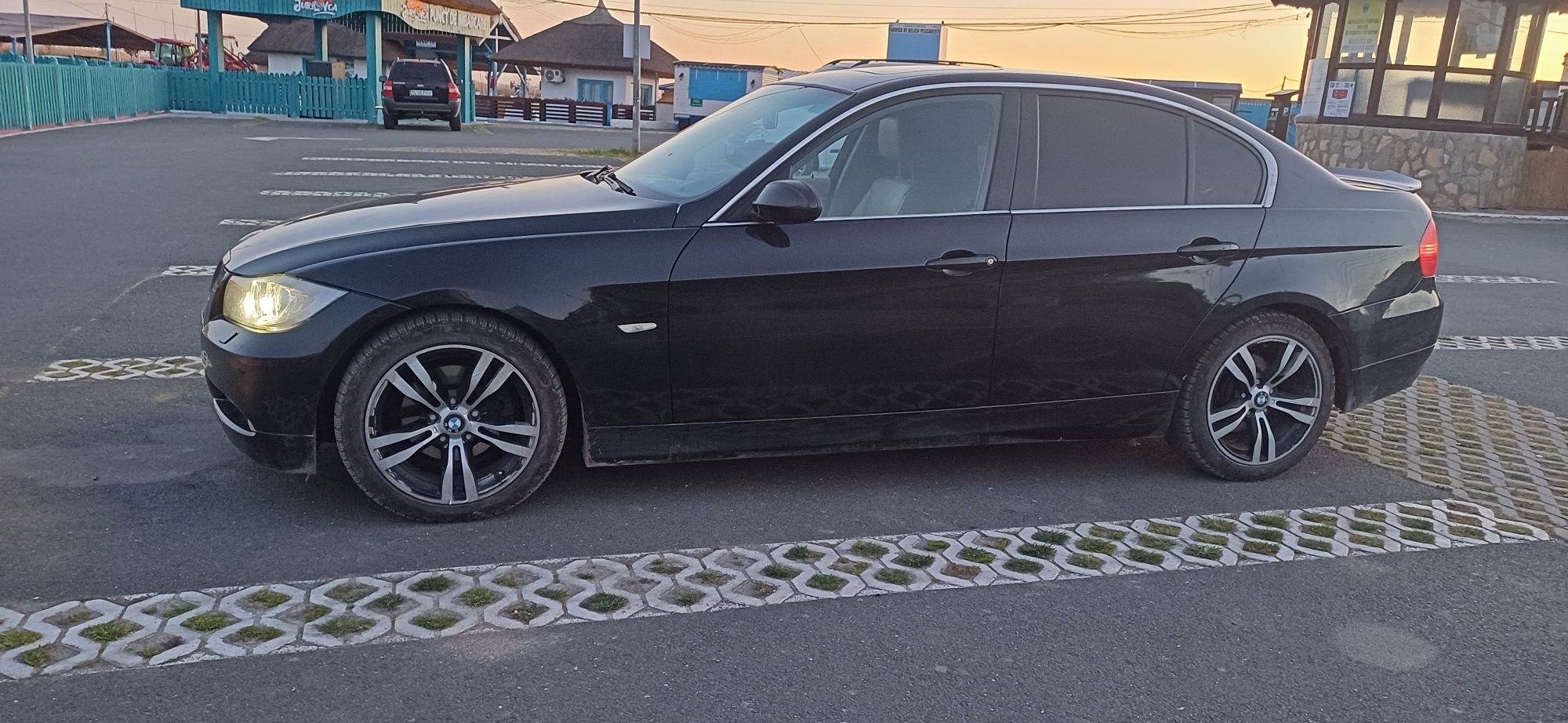 Vând BMW seria 3 E90