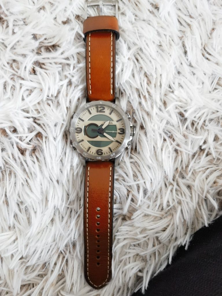 Ceas Fossil Nate