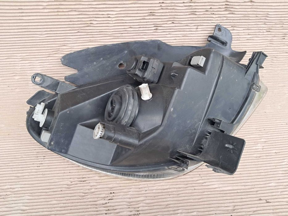 Citroen Xsara Picasso, parbriz original, far faruri complete.