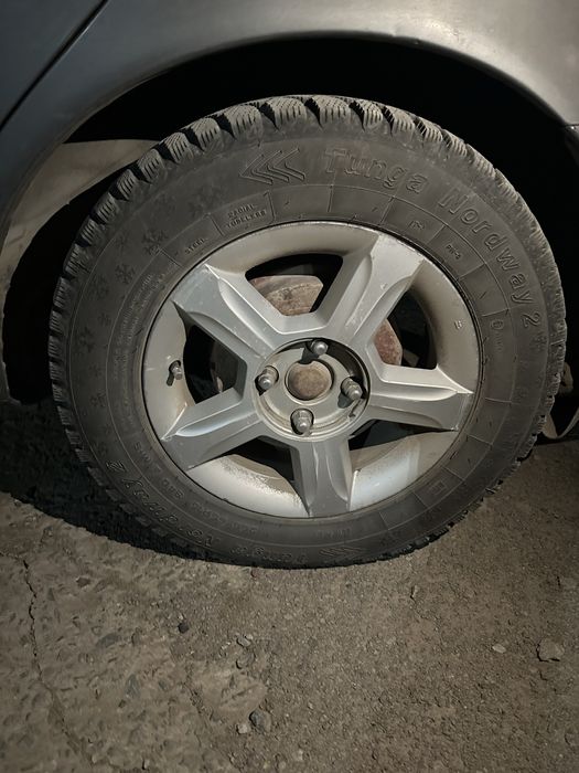 Продам диски с зимней резиной r15