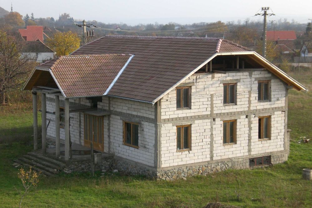 Casă cu 2151 m2 de vânzare, în Păuliş