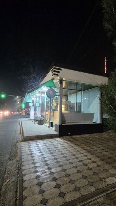 Joy sotiladi arendatri bilan yunsabot tenisni kord yolli yuzida