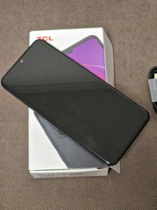 Telefon tcl 306 impecabil